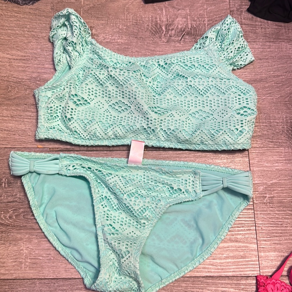 Never worn small child 3/5